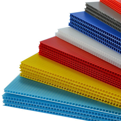 les feuilles en plastique 3.5mm ondulées de 2.5mm ont tuyauté la feuille en plastique de mur jumeau
