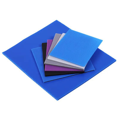 Polypropylène en feuille ondulée Coroplast Board légère pliable sur mesure