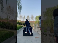 Un présentoir léger peut prendre au moins le poids 468Kgs