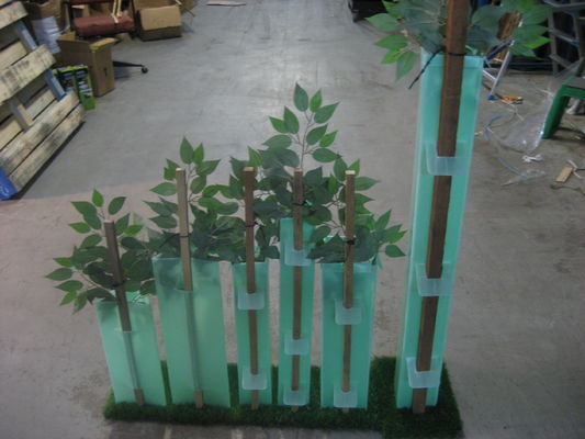 Protecteurs en plastique d'arbre de Bunnings 5mm Coroplast de gardes d'arbre de Corflute de triangle
