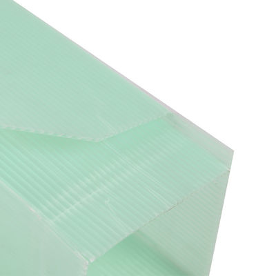 Le vert a ridé l'arbre en plastique garde l'enveloppe en plastique de tronc d'arbre de Coroplast