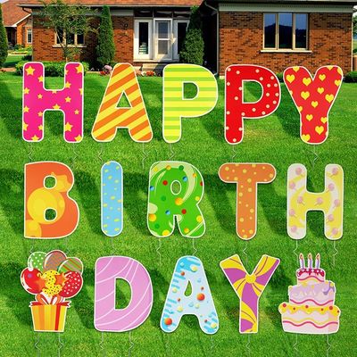 Signes ondulés découpés avec des matrices colorés de yard d'anniversaire des lettres 5mm de Coroplast