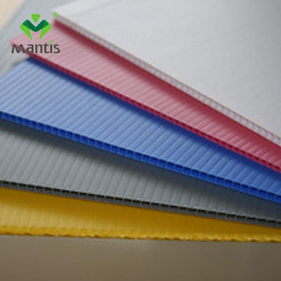 La couleur pp creusent le blanc Coroplast d'épaisseur de la feuille 1.6mm-12mm couvre
