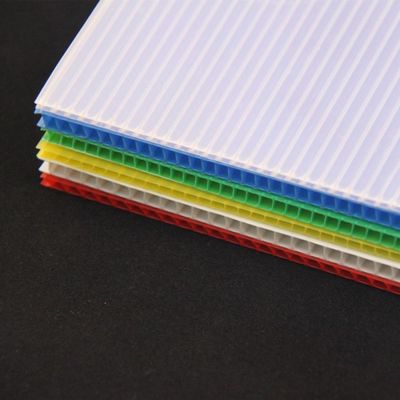conseil blanc de Corflute de panneau de projet de 3mm imperméabilisant le recouvrement de Correx