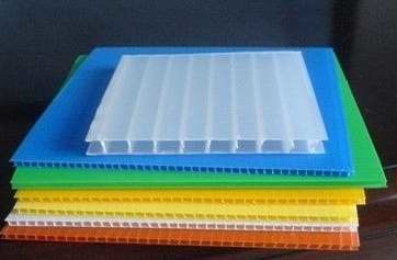 Pp Coroplast que noir couvre 4x8 6mm ont ridé les feuilles en plastique