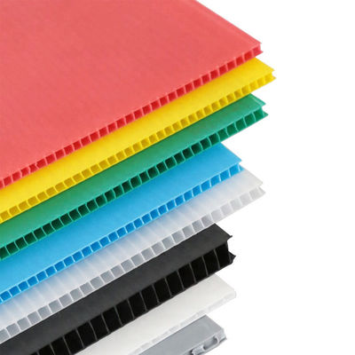 Le blanc Coroplast a ridé la feuille en plastique 4x8 de polypropylène