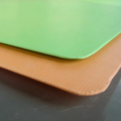 Le polypropylène pp a ridé la couche en plastique capitonne la palette de bouteille de Coroplast