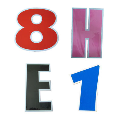 Célébrez de manière unique et mémorable avec des panneaux de jardin PP personnalisés pour chaque occasion