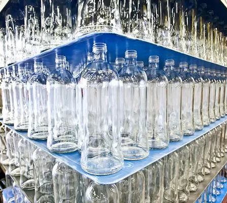 Le produit est fabriqué à partir d'un matériau de fabrication en plastique.
