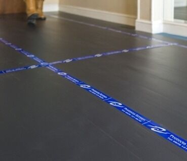 Panneau en coroplast réutilisable Écologique Feuille de protection en plastique ondulé conçue pour des solutions de protection de surface économiques